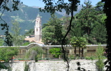 Die Wandelhalle am Beginn der Winterpromenade entlang der Passer in Meran.