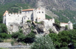 Schloss Kastelbell bei Kastelbell-Tschars im Vinschgau in Südtirol.